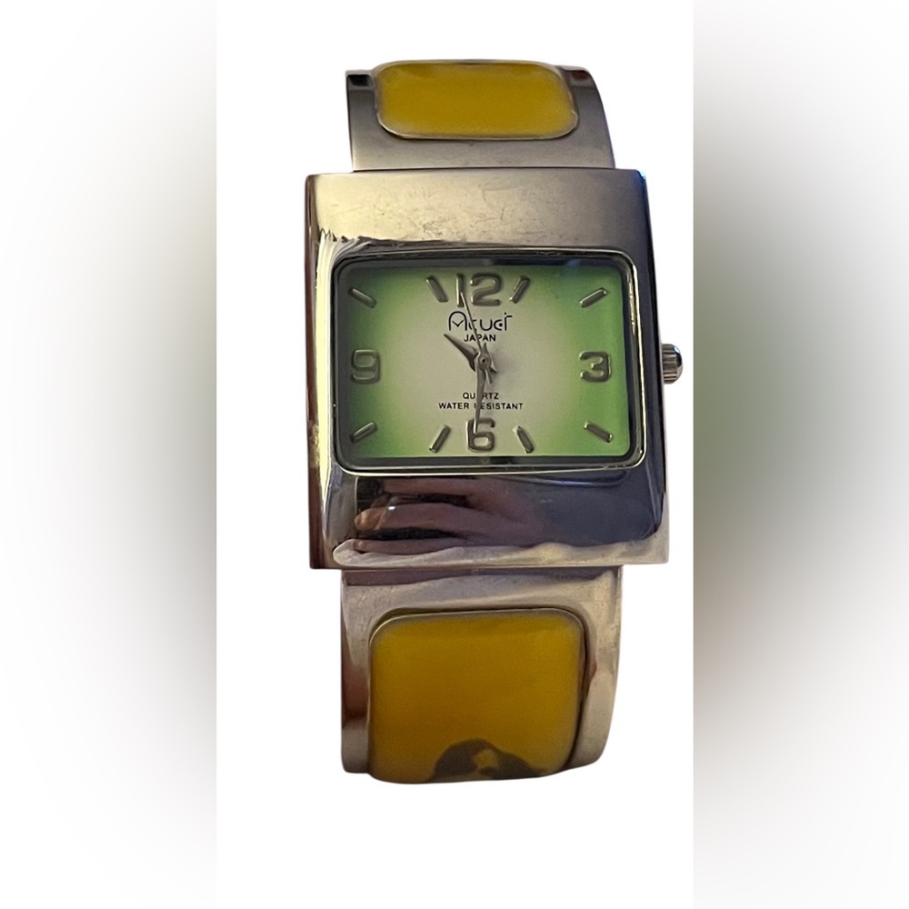 Vintage Acugi Japanese bracelet watch. Water resistant. Quartz / Analog.